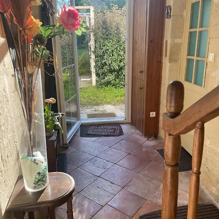 4 A 10 P Pres Coutras Avec Clim Et Piscine 4 Pres Des Vignobles De St Emilion Et Du Cognacais Holiday home *