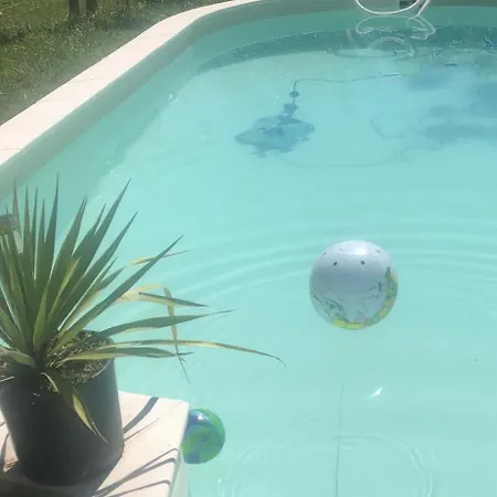 Holiday home 4 A 10 P Pres Coutras Avec Clim Et Piscine 4 Pres Des Vignobles De St Emilion Et Du Cognacais *