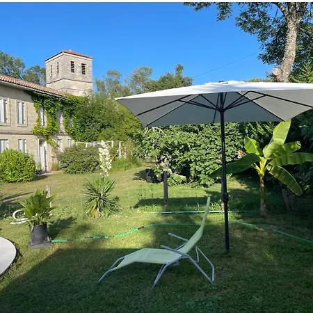 4 A 10 P Pres Coutras Avec Clim Et Piscine 4 Pres Des Vignobles De St Emilion Et Du Cognacais Holiday home *